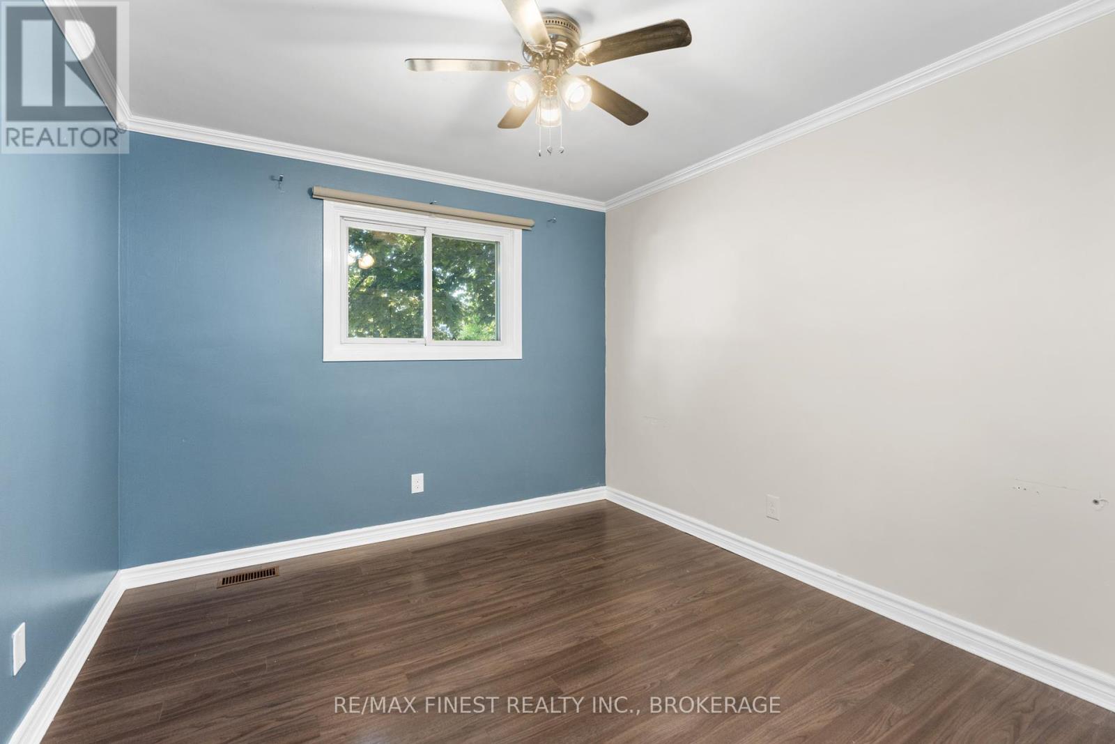 52 Windsor Drive, Brockville, Ontario  K6V 3H6 - Photo 21 - X12392214