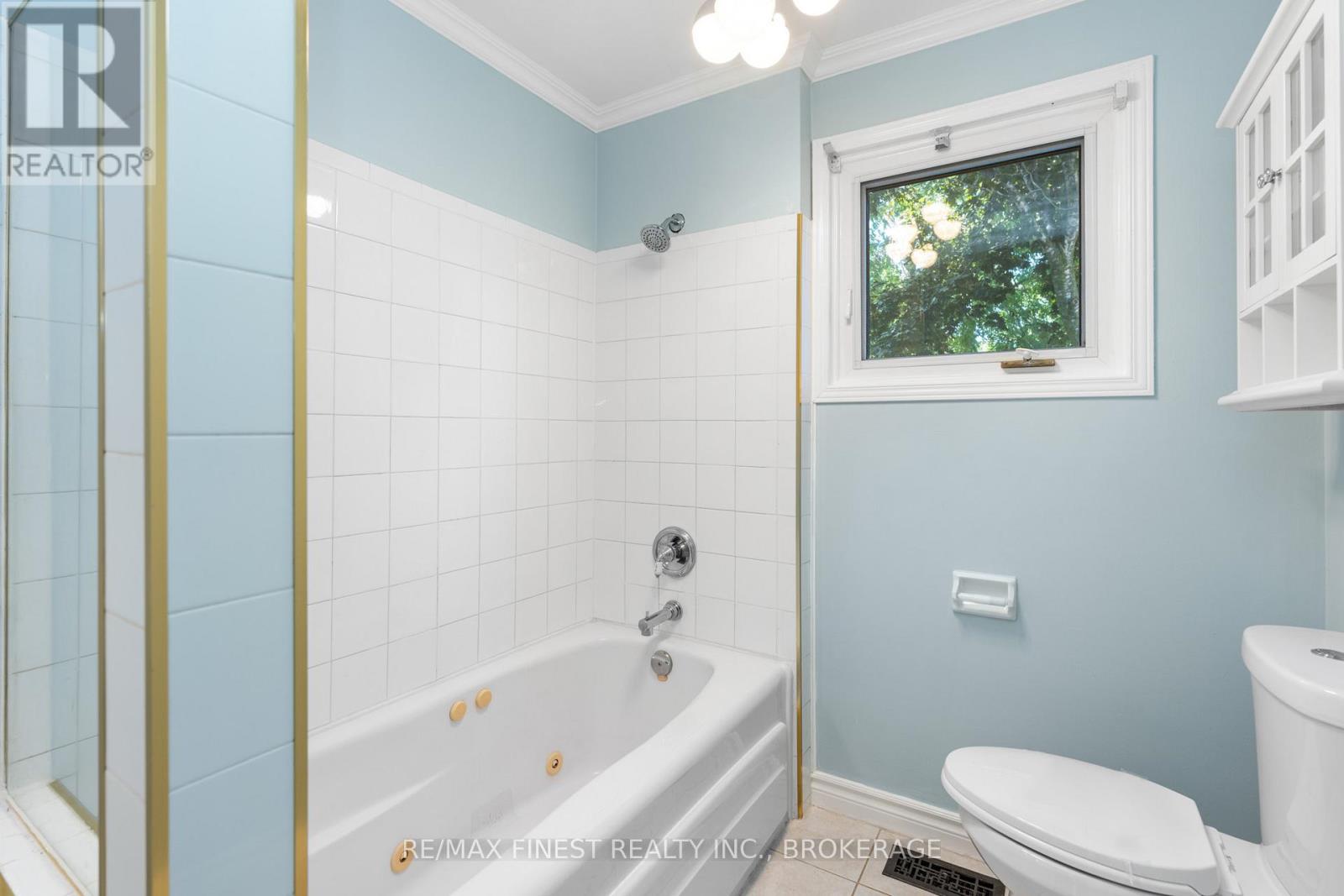 52 Windsor Drive, Brockville, Ontario  K6V 3H6 - Photo 26 - X12392214