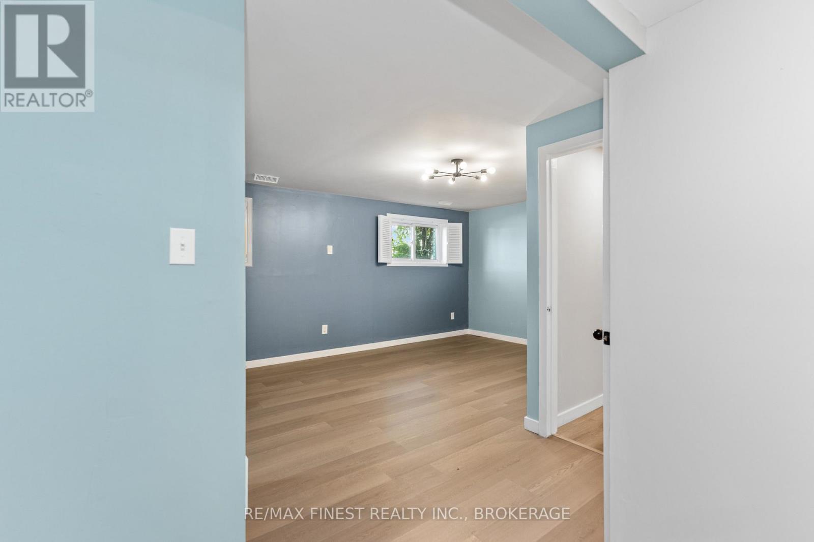 52 Windsor Drive, Brockville, Ontario  K6V 3H6 - Photo 29 - X12392214