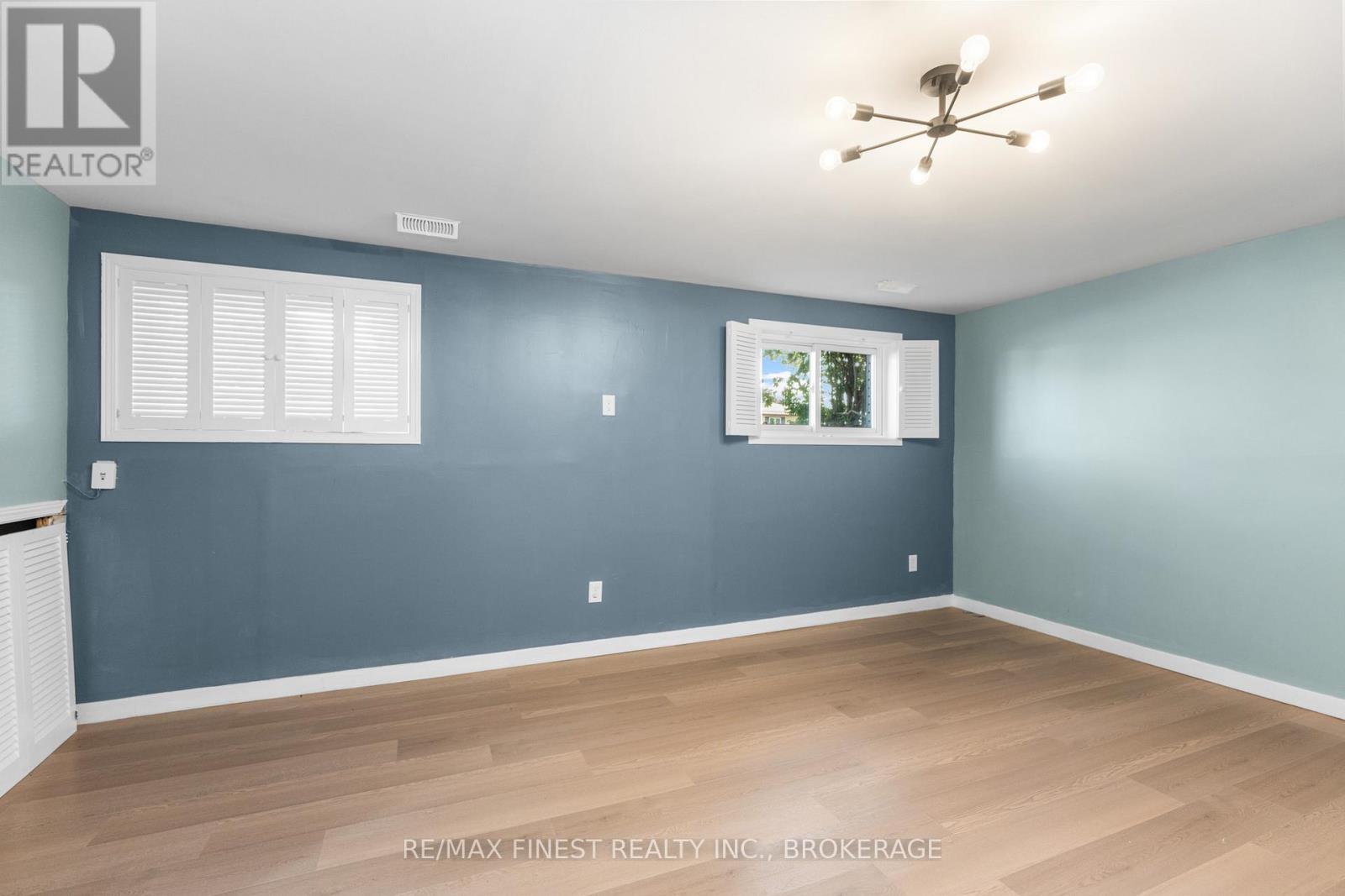 52 Windsor Drive, Brockville, Ontario  K6V 3H6 - Photo 30 - X12392214