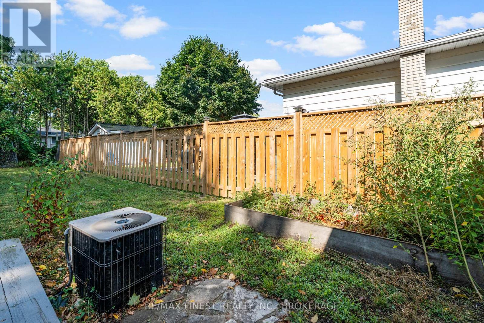 52 Windsor Drive, Brockville, Ontario  K6V 3H6 - Photo 40 - X12392214
