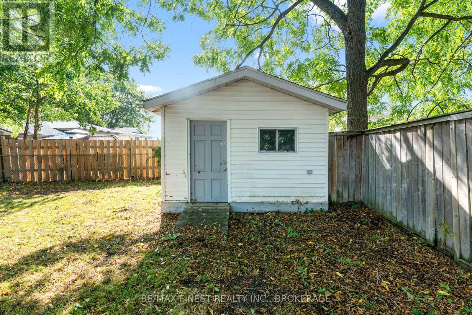 52 Windsor Drive, Brockville, Ontario  K6V 3H6 - Photo 42 - X12392214