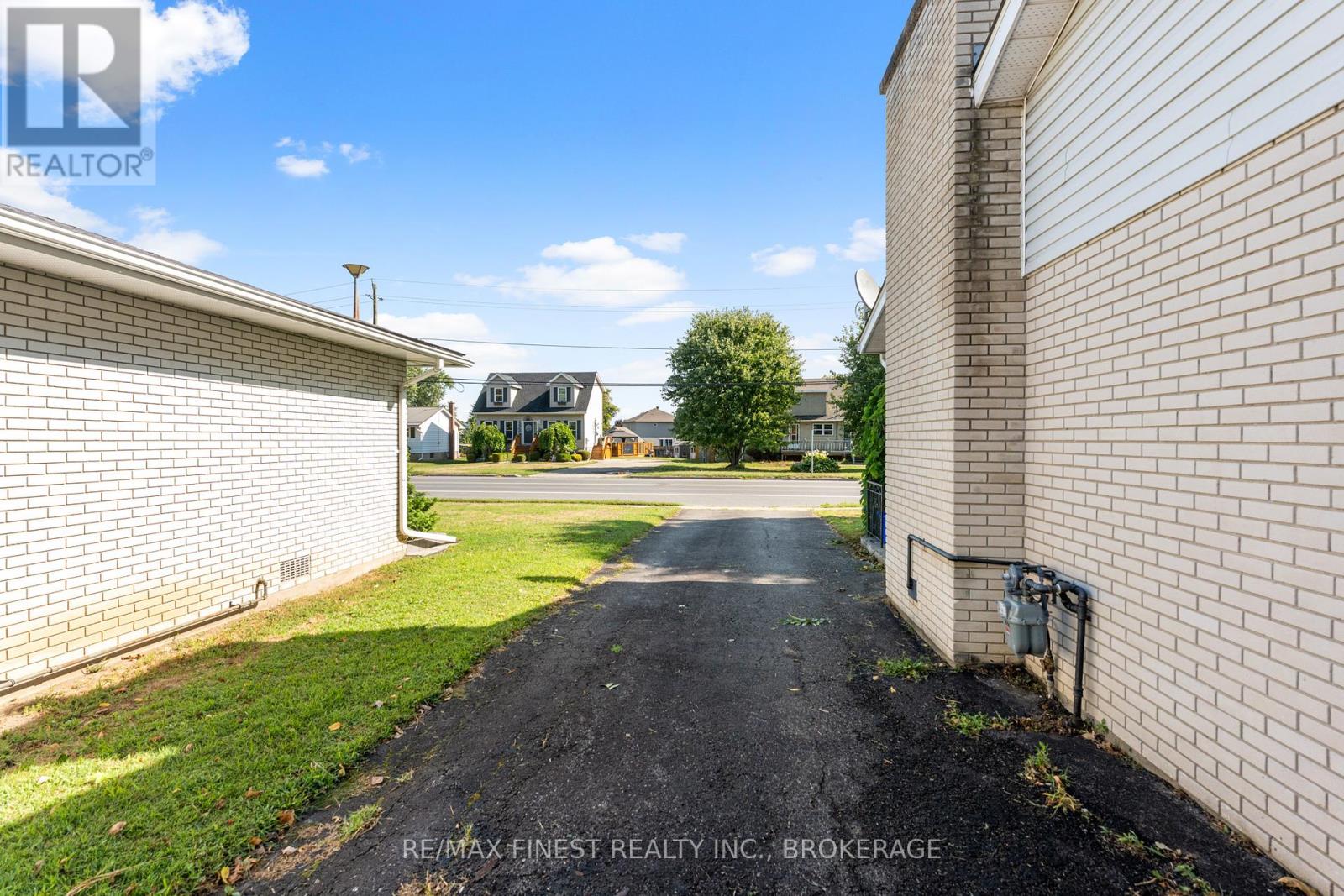 52 Windsor Drive, Brockville, Ontario  K6V 3H6 - Photo 47 - X12392214