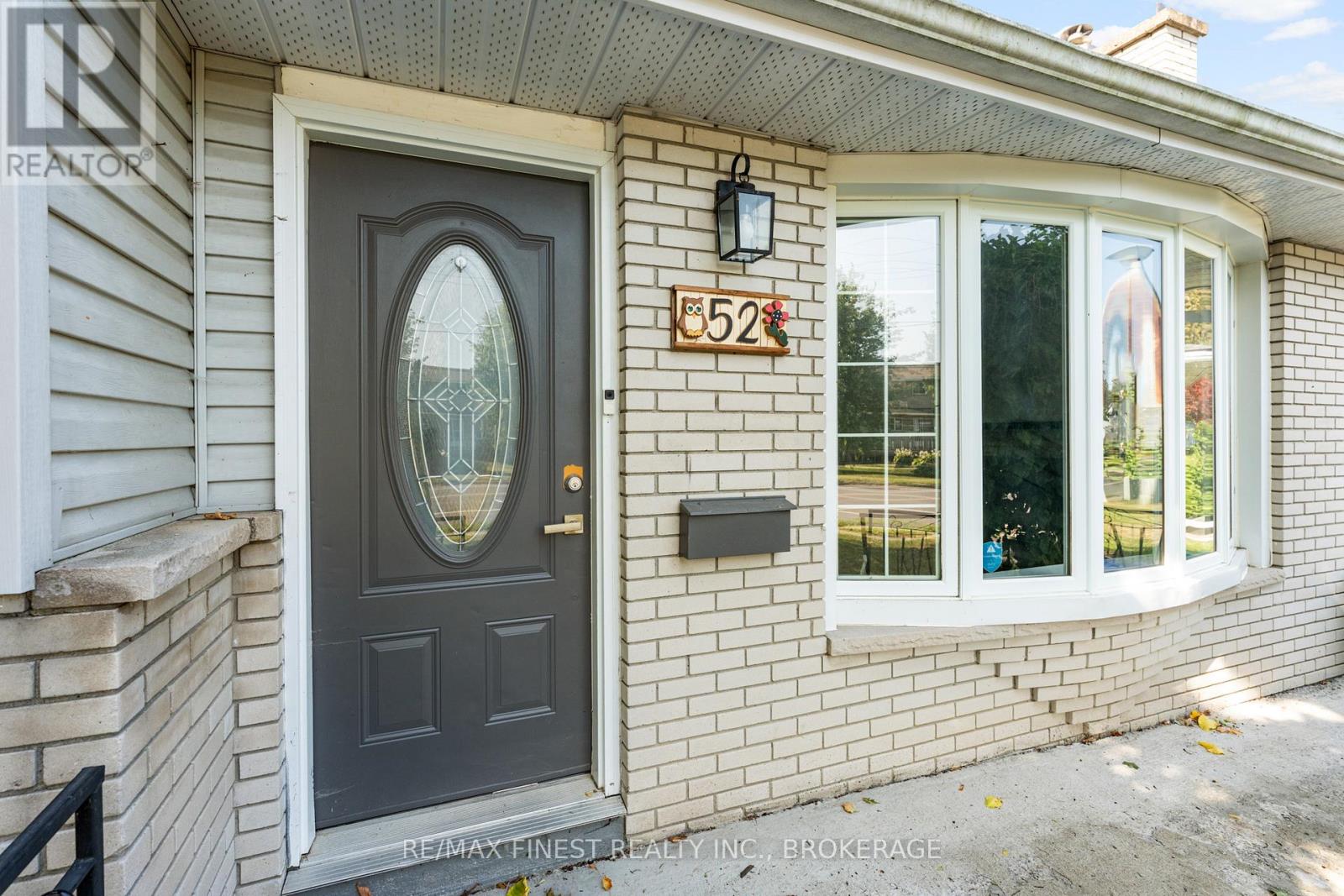52 Windsor Drive, Brockville, Ontario  K6V 3H6 - Photo 6 - X12392214