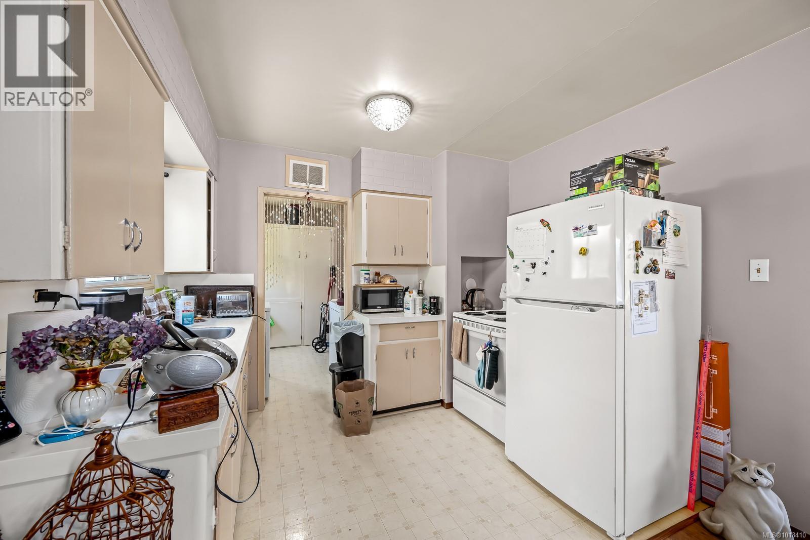 714 12th St, Courtenay, British Columbia  V9N 1V4 - Photo 10 - 1013410