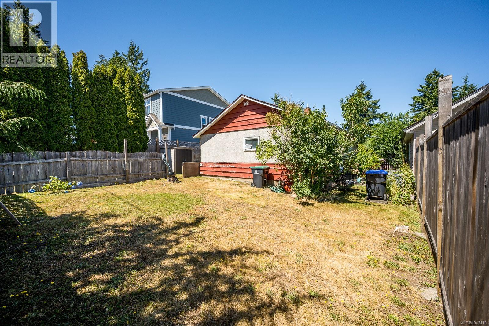 714 12th St, Courtenay, British Columbia  V9N 1V4 - Photo 3 - 1013410