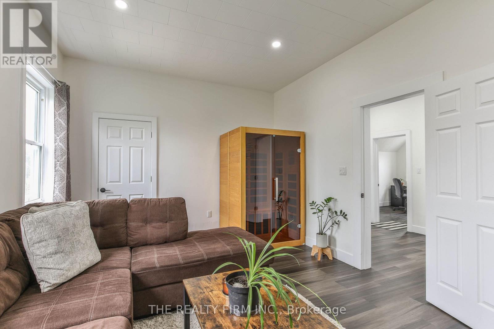 12 Weldon Avenue, St. Thomas, Ontario  N5P 1J6 - Photo 10 - X12392300