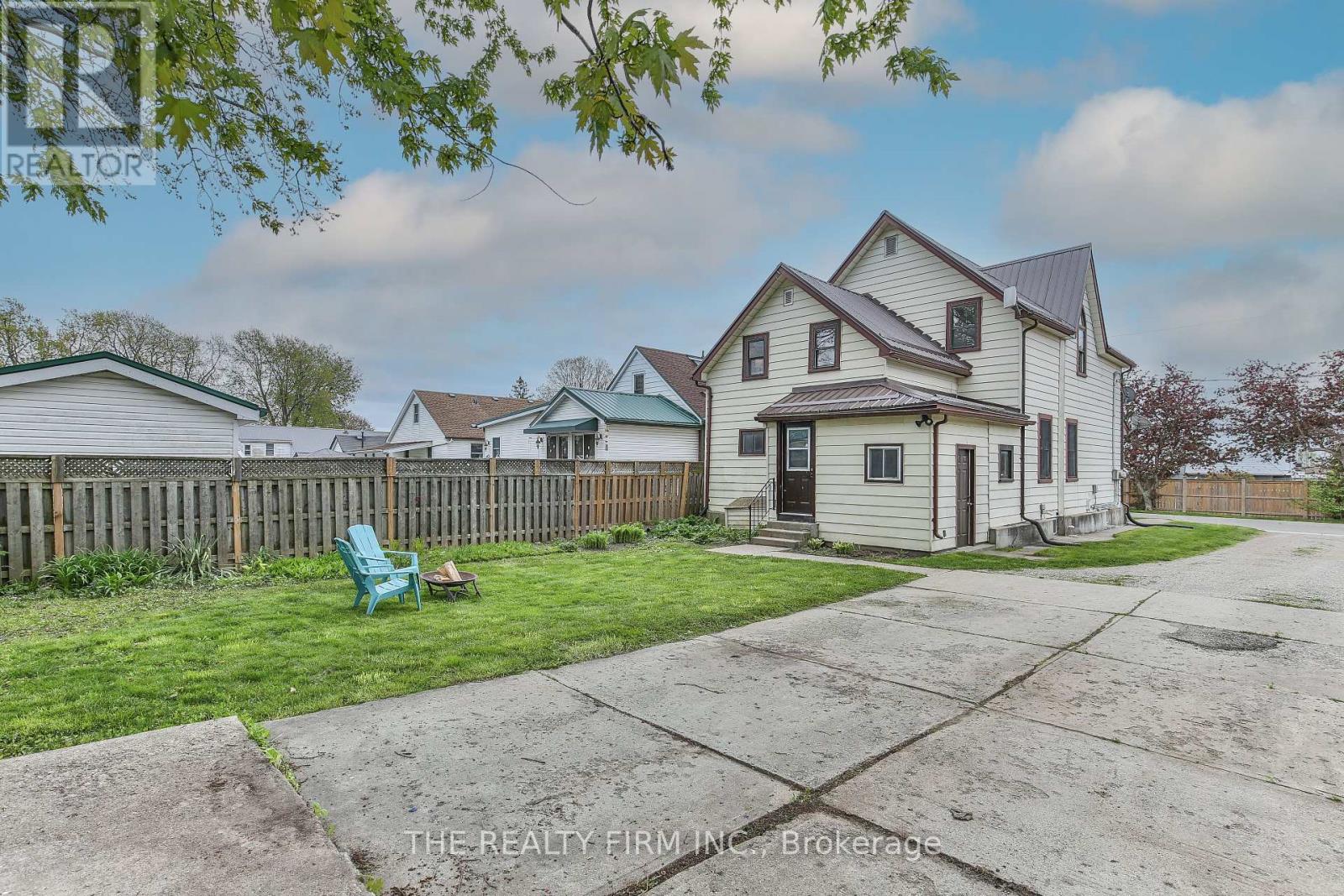 12 Weldon Avenue, St. Thomas, Ontario  N5P 1J6 - Photo 25 - X12392300