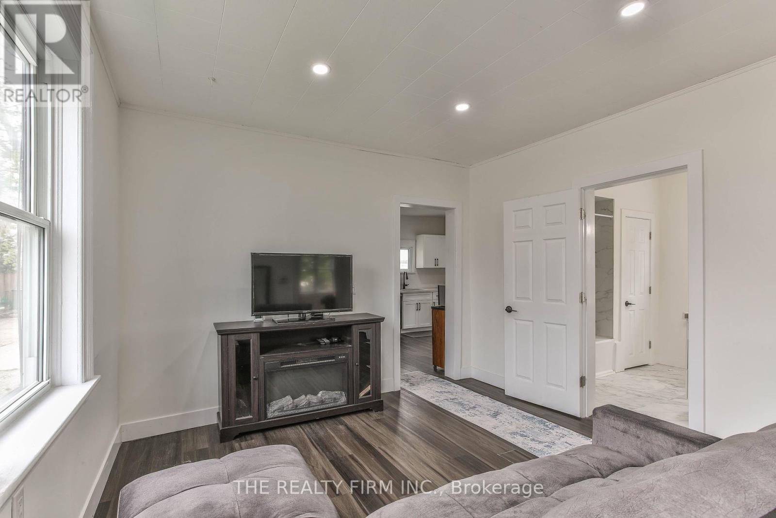 12 Weldon Avenue, St. Thomas, Ontario  N5P 1J6 - Photo 34 - X12392300