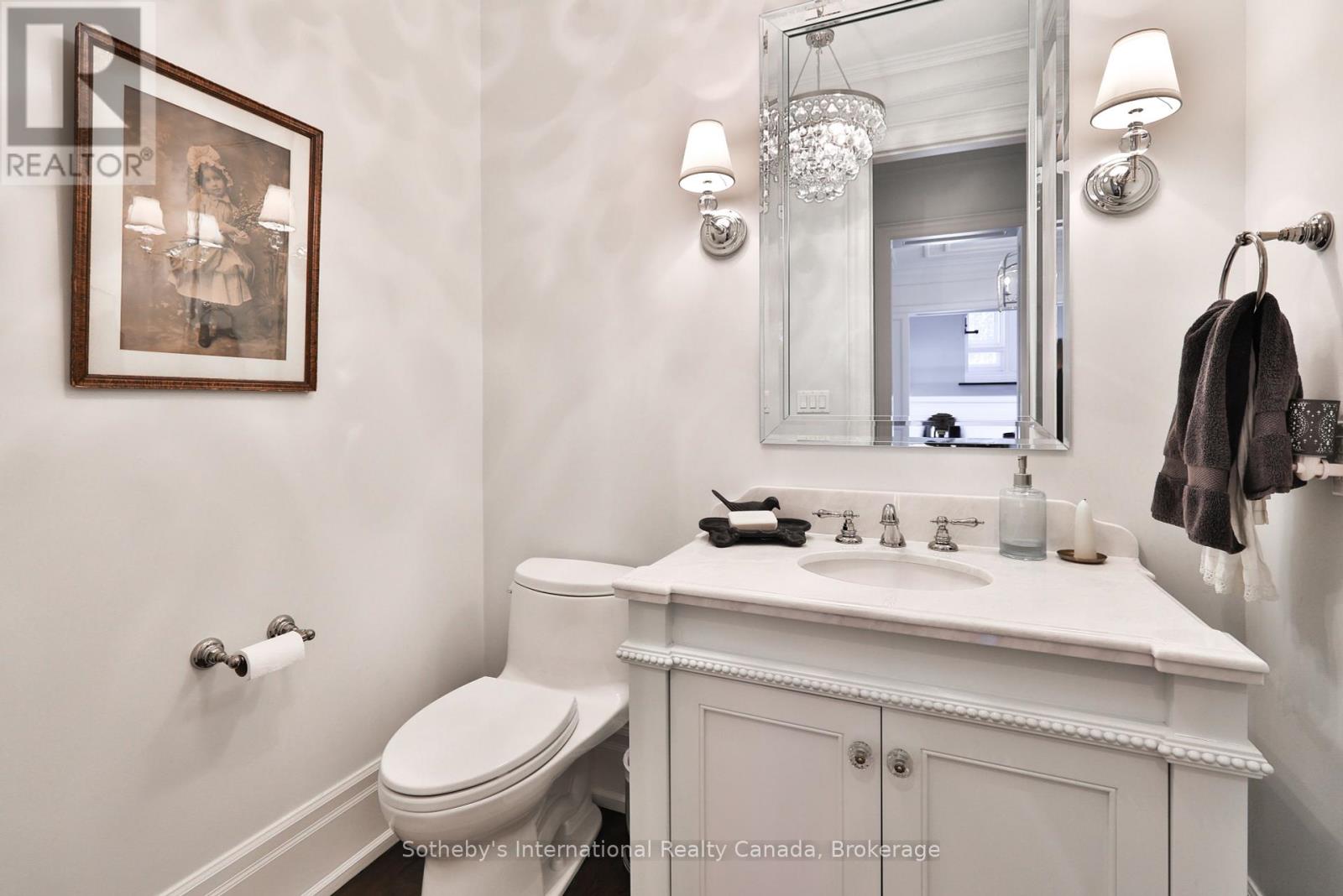 1497 Lakeshore Road W, Oakville, Ontario  L6L 1G5 - Photo 18 - W12392225