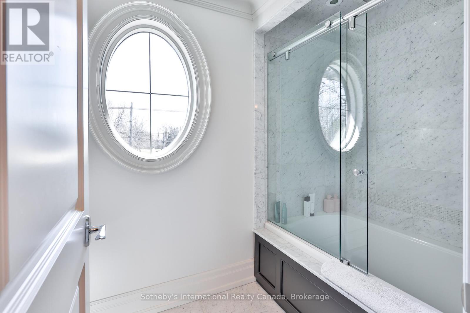 1497 Lakeshore Road W, Oakville, Ontario  L6L 1G5 - Photo 29 - W12392225