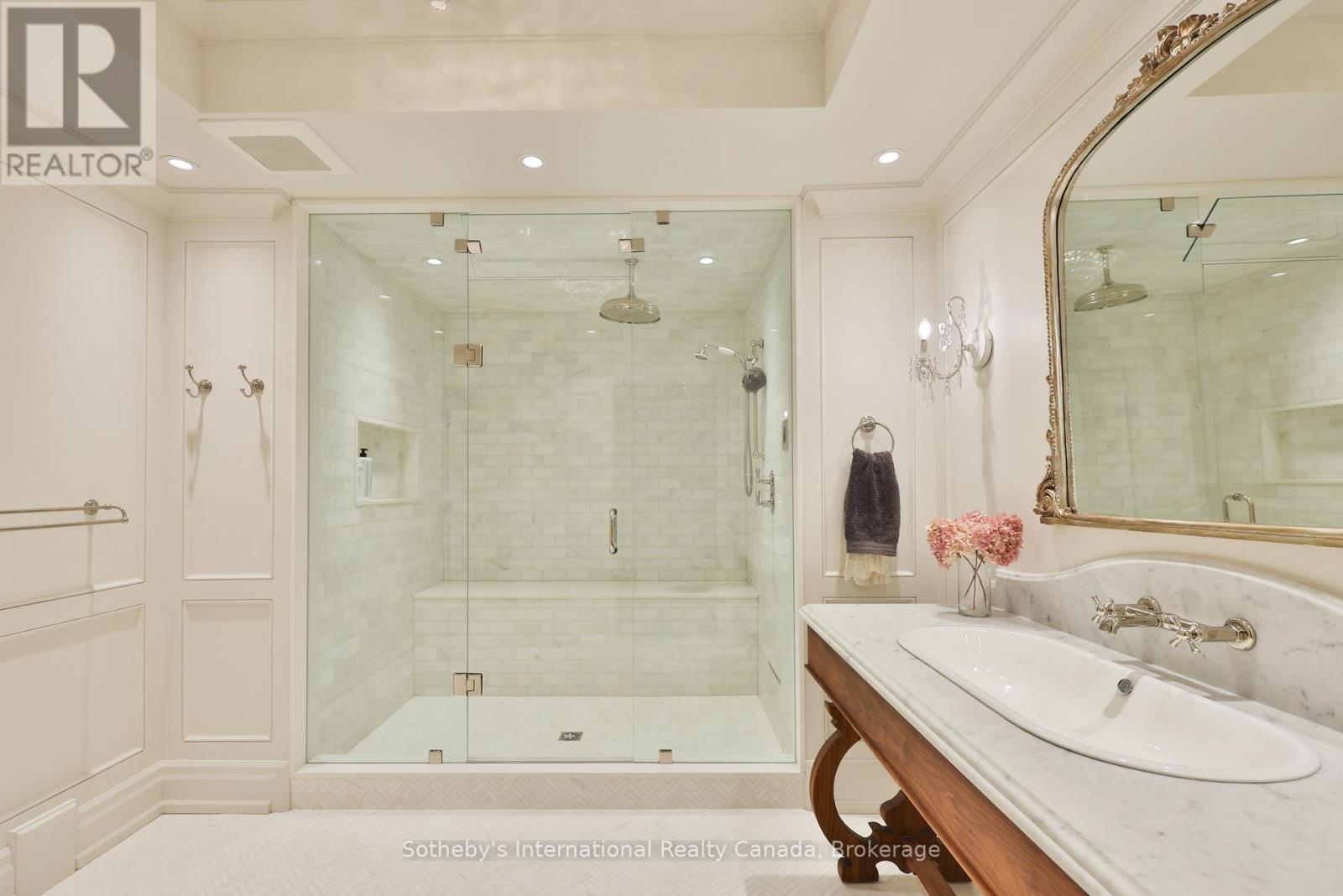 1497 Lakeshore Road W, Oakville, Ontario  L6L 1G5 - Photo 40 - W12392225