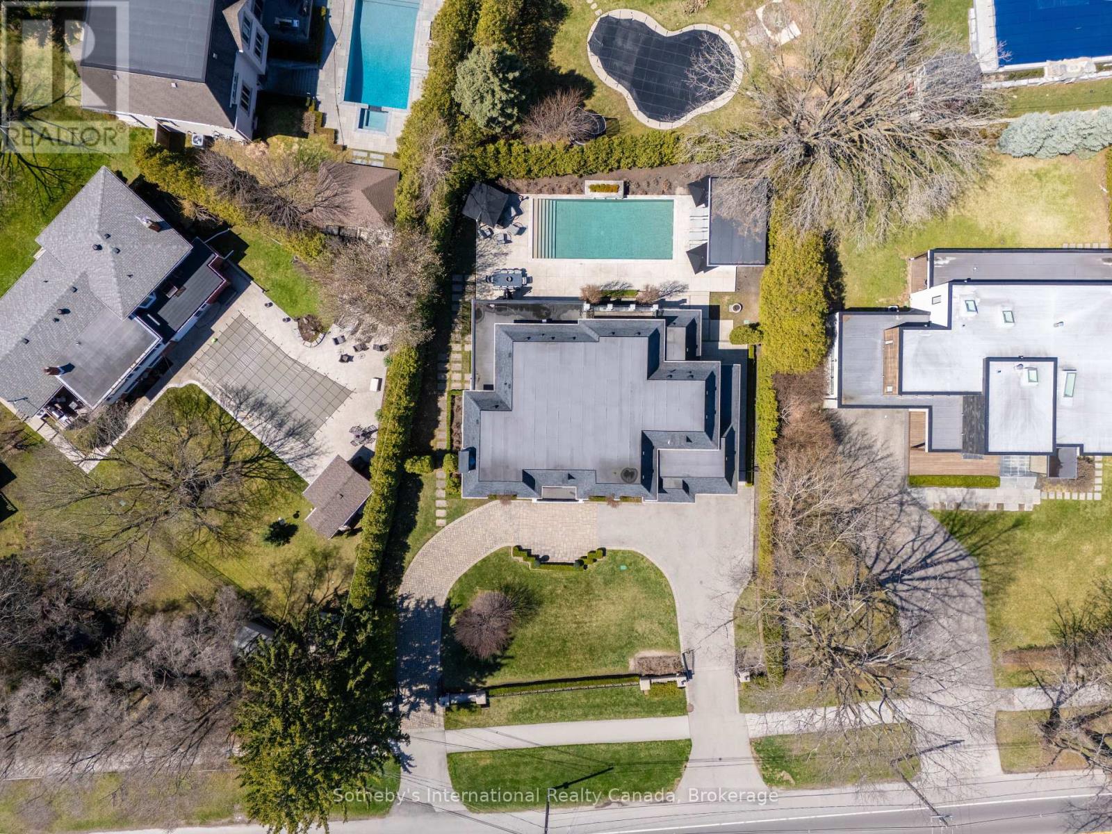 1497 Lakeshore Road W, Oakville, Ontario  L6L 1G5 - Photo 50 - W12392225