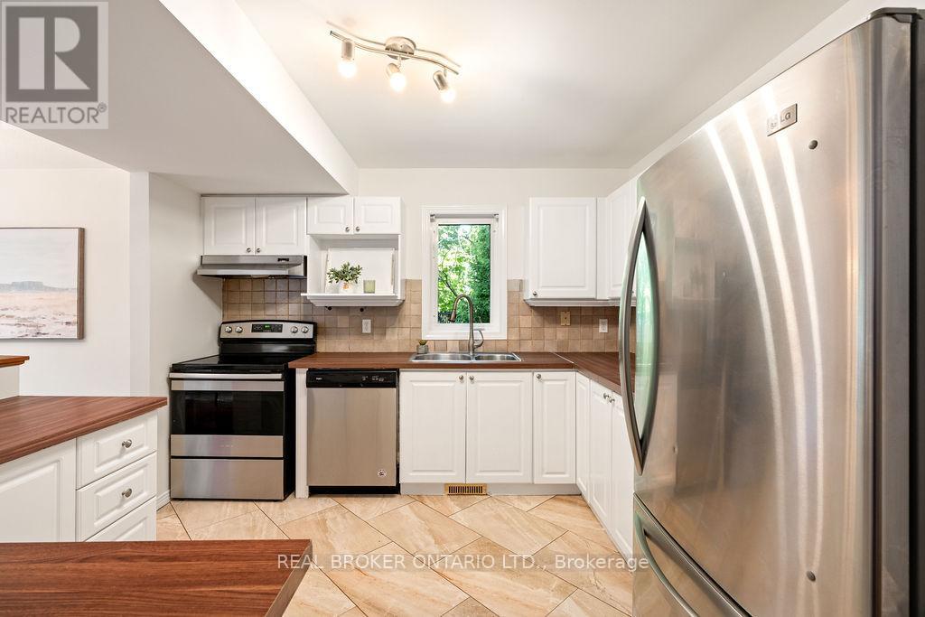2 Sherring Crescent, Ottawa, Ontario  K2K 2T2 - Photo 15 - X12392146
