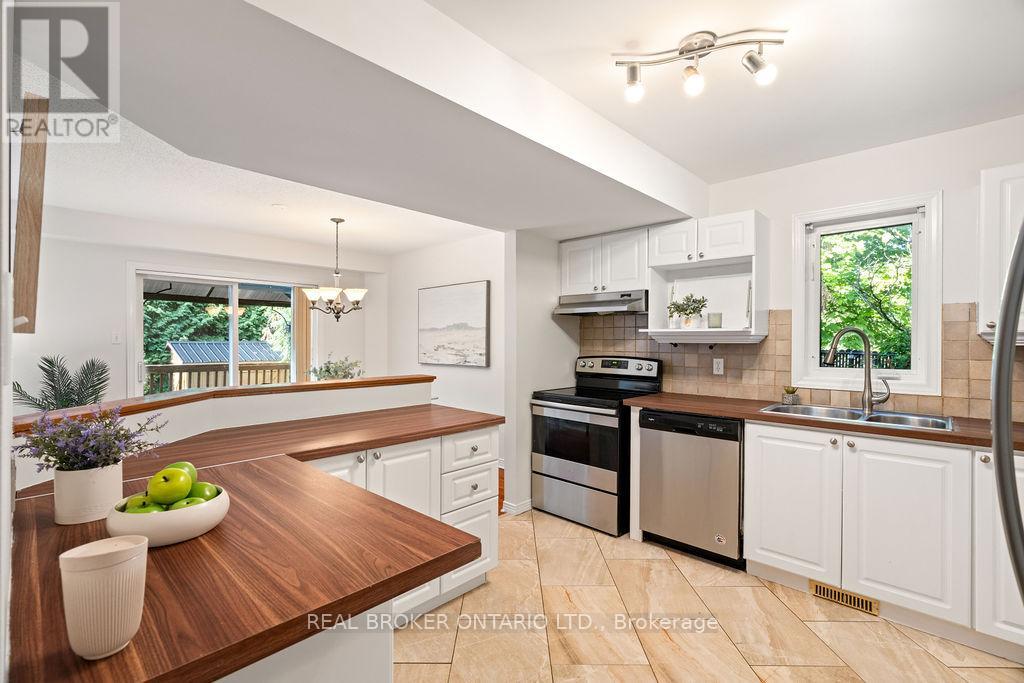 2 Sherring Crescent, Ottawa, Ontario  K2K 2T2 - Photo 16 - X12392146