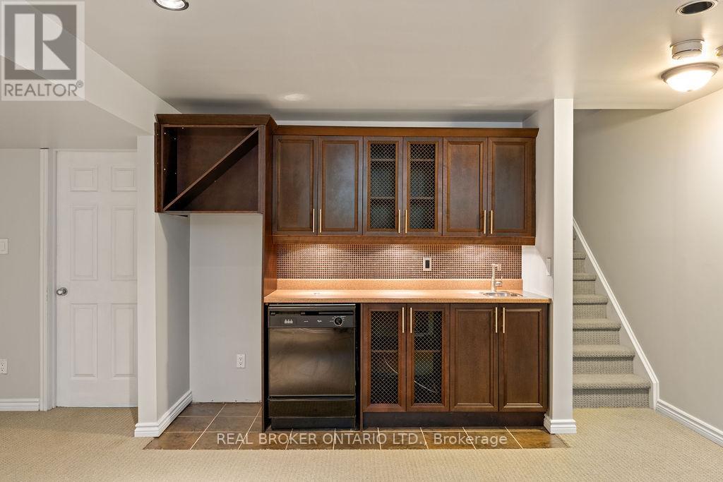 2 Sherring Crescent, Ottawa, Ontario  K2K 2T2 - Photo 30 - X12392146