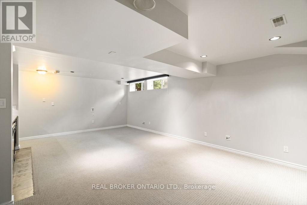 2 Sherring Crescent, Ottawa, Ontario  K2K 2T2 - Photo 31 - X12392146