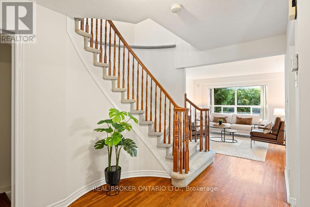 Property at 2 SHERRING CRESCENT image 5