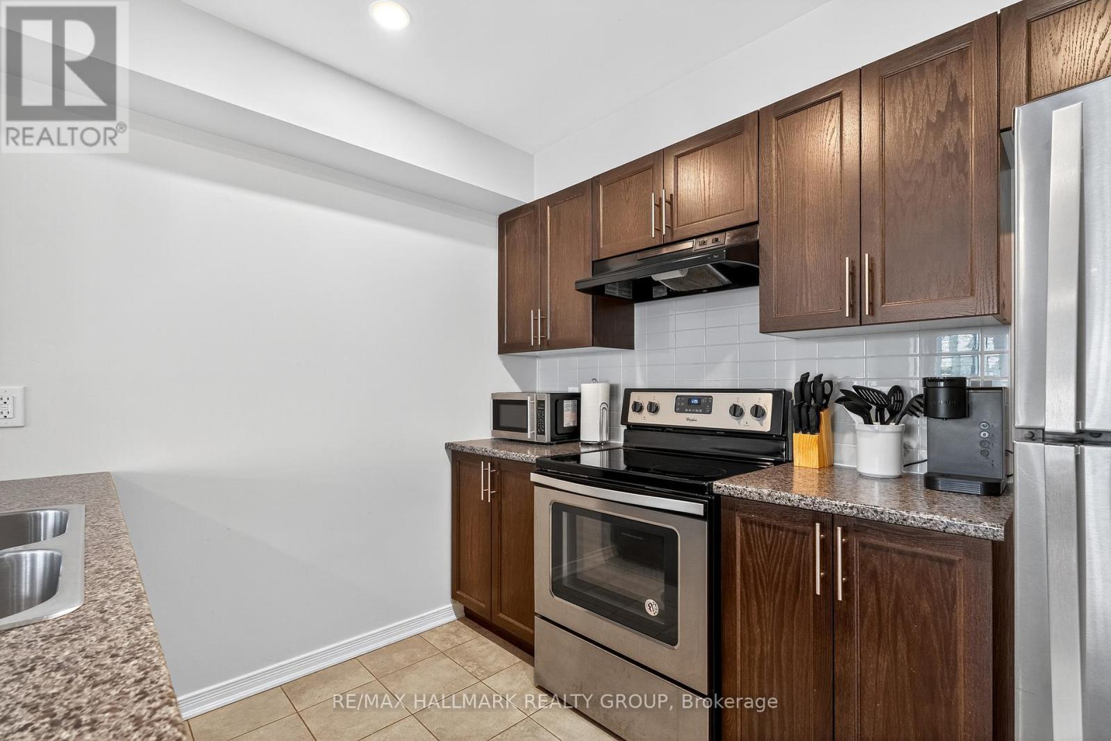 805 Element Private, Ottawa, Ontario  K2M 0M8 - Photo 19 - X12392195