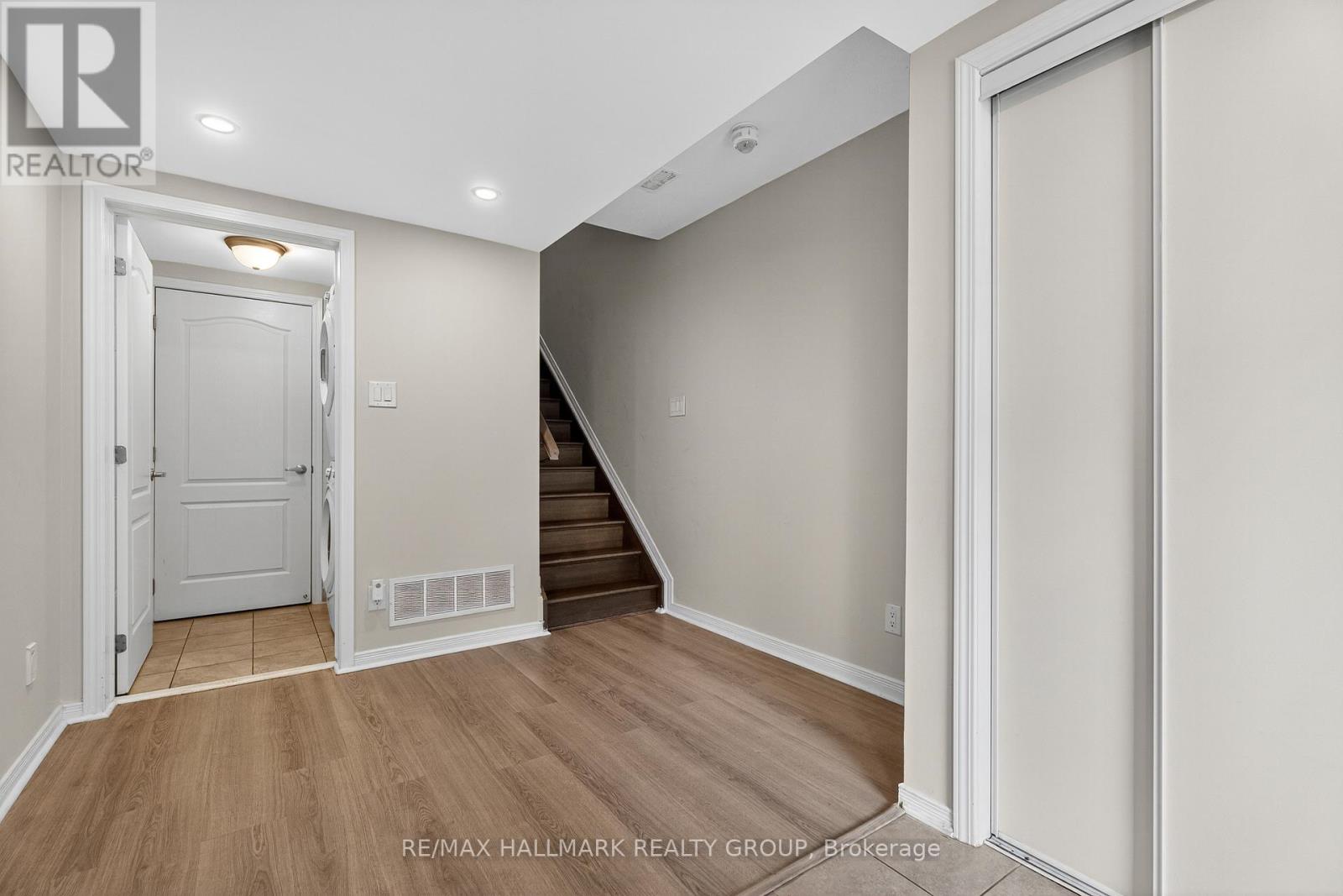 805 Element Private, Ottawa, Ontario  K2M 0M8 - Photo 5 - X12392195