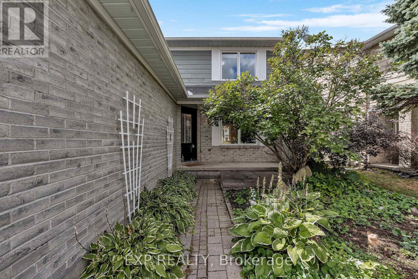 Property at 1943 LONGMAN CRESCENT image 4