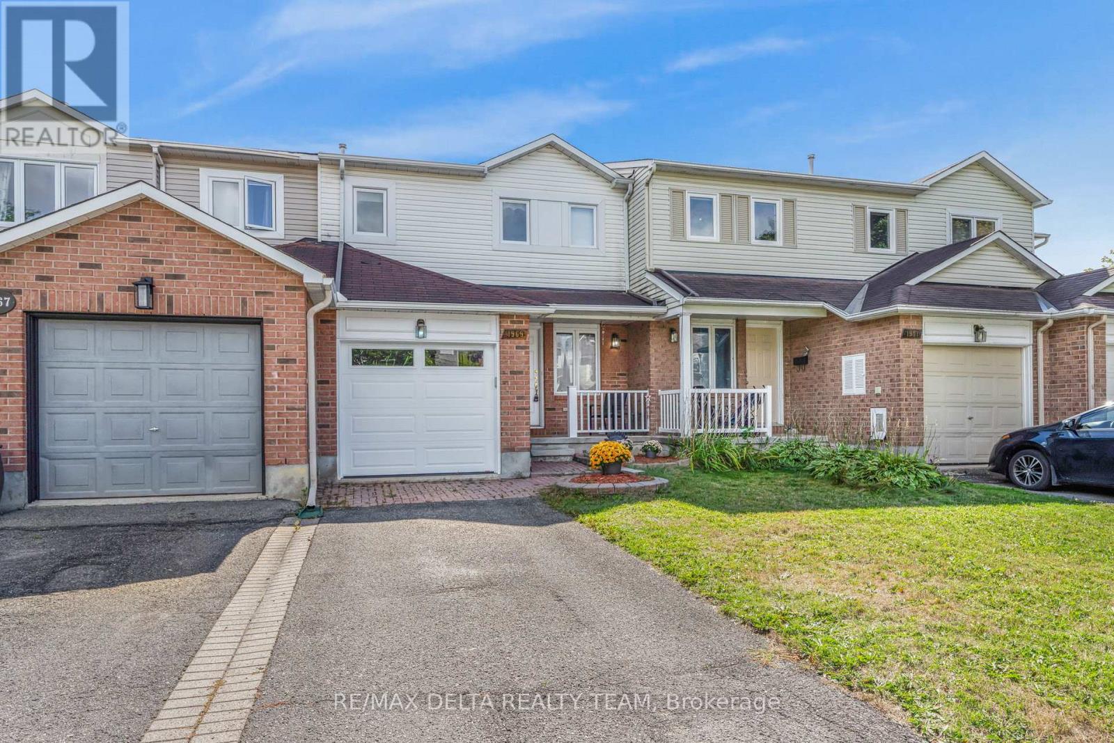 1969 Sunland Drive, Ottawa, Ontario  K4A 3T1 - Photo 2 - X12392264