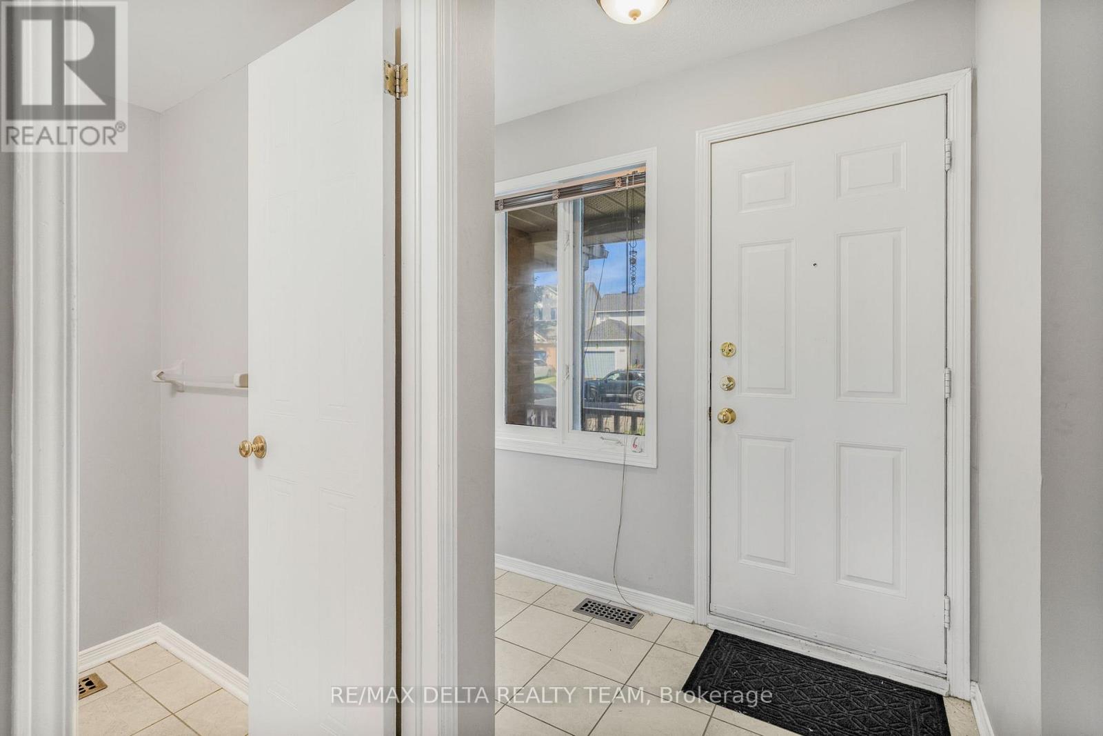 1969 Sunland Drive, Ottawa, Ontario  K4A 3T1 - Photo 4 - X12392264