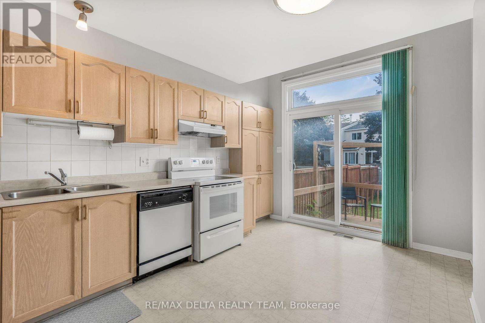 1969 Sunland Drive, Ottawa, Ontario  K4A 3T1 - Photo 6 - X12392264