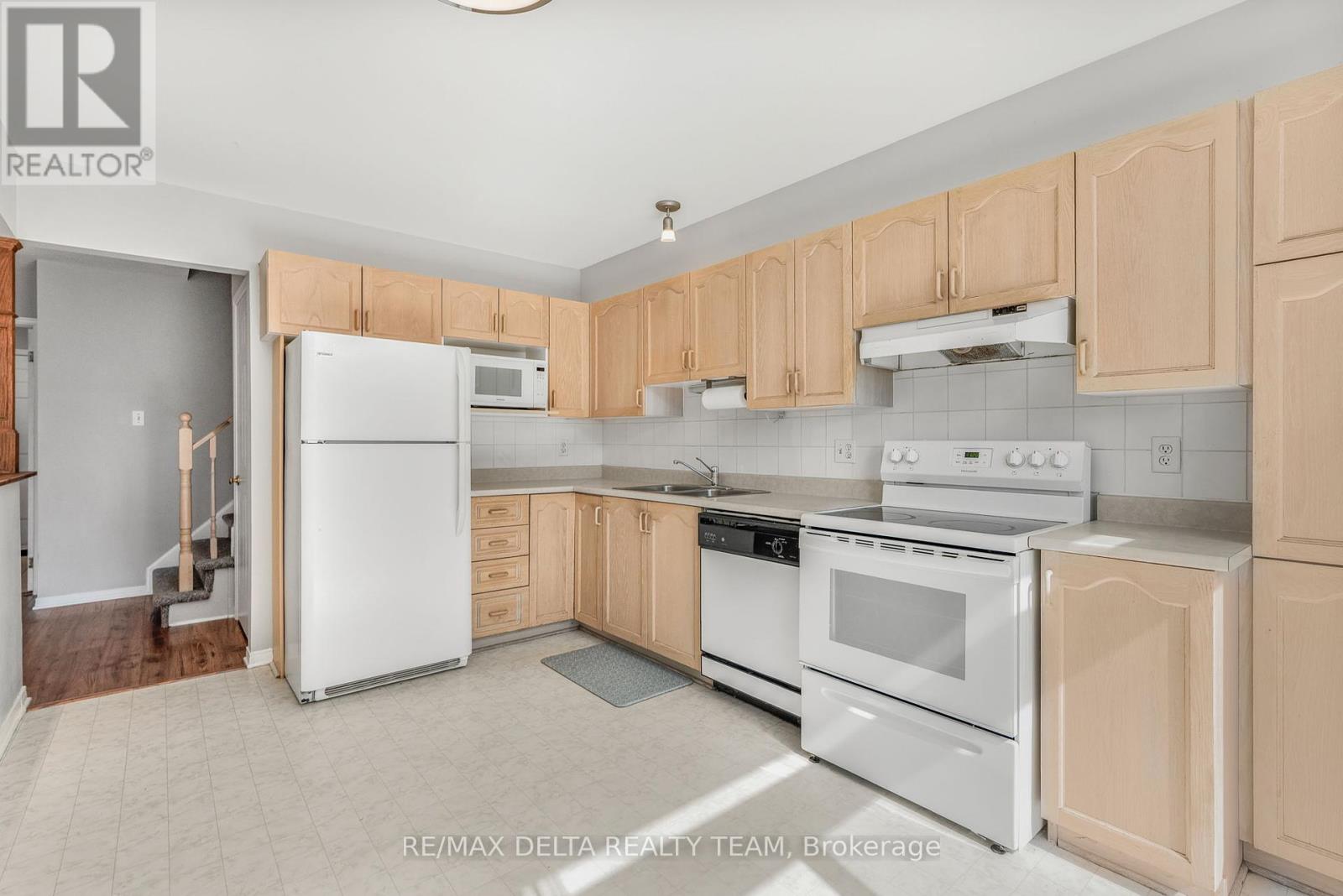 1969 Sunland Drive, Ottawa, Ontario  K4A 3T1 - Photo 8 - X12392264