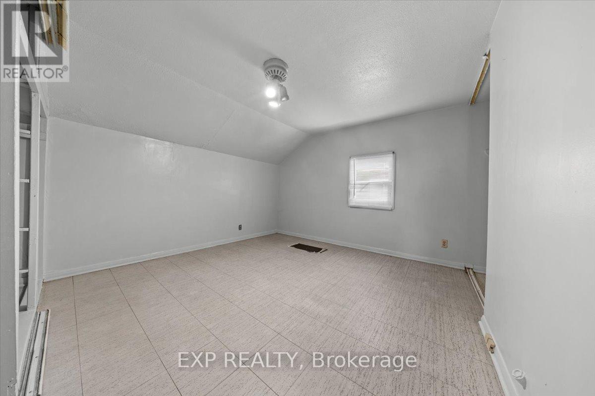 198 Hinchey Avenue, Ottawa, Ontario  K1Y 1L7 - Photo 23 - X12392275