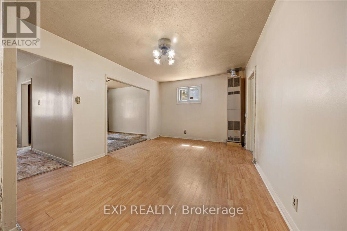 198 Hinchey Avenue, Ottawa, Ontario  K1Y 1L7 - Photo 8 - X12392275