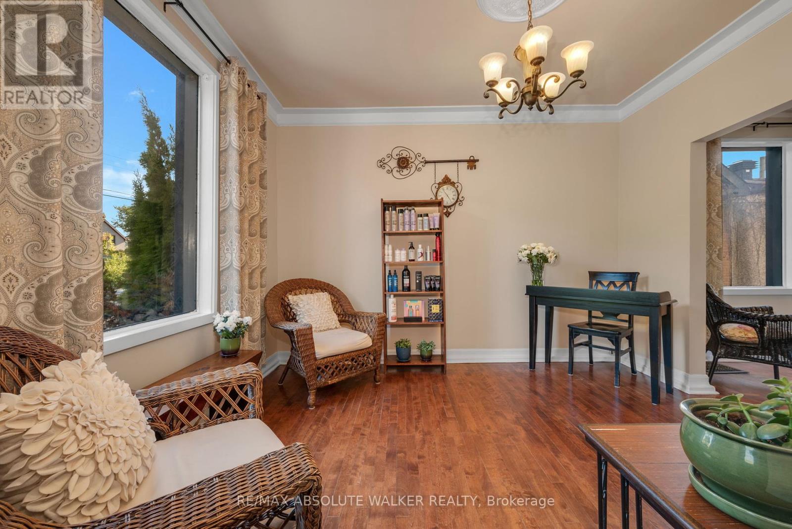 383 Danforth Avenue, Ottawa, Ontario  K2A 0E1 - Photo 5 - X12392298