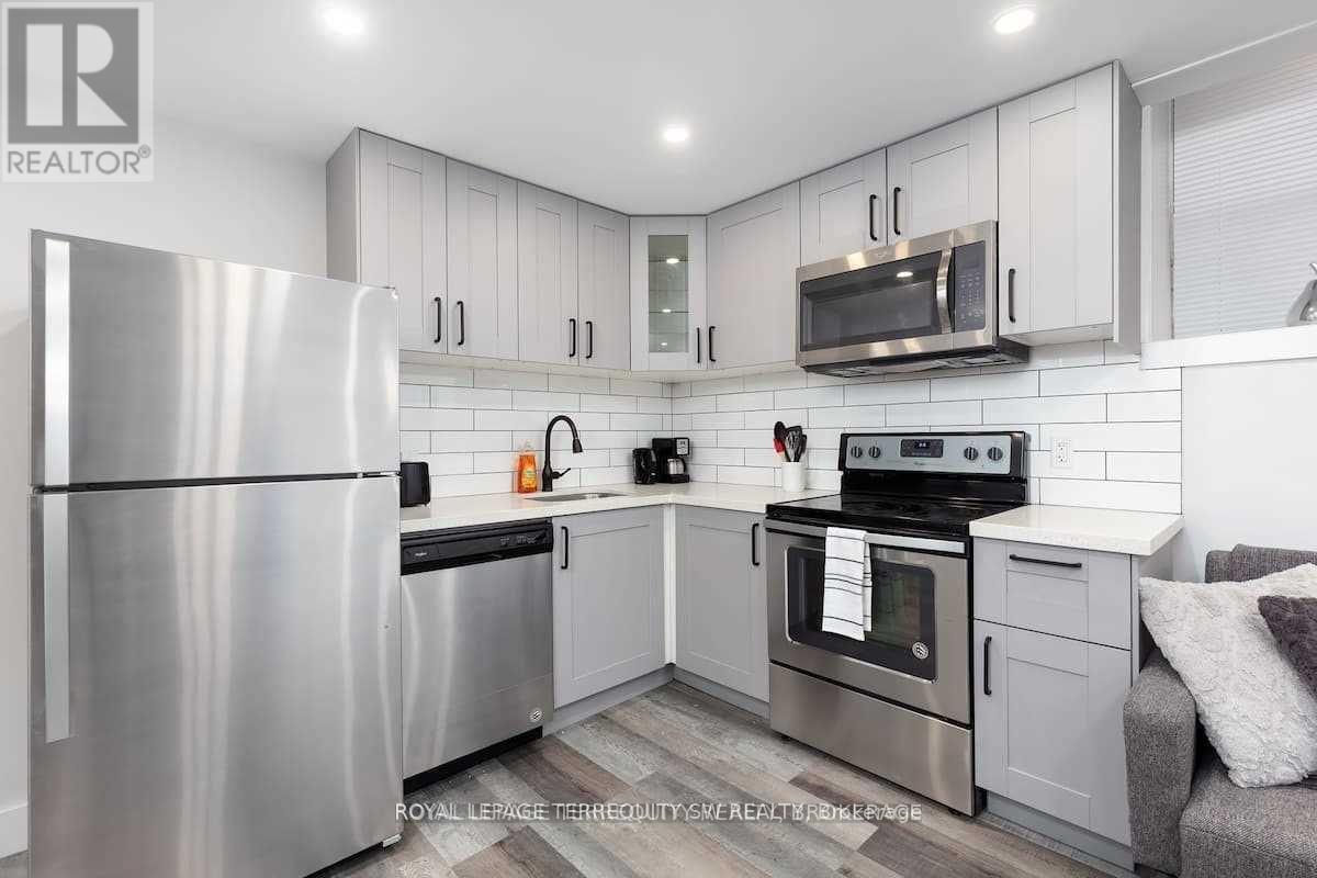 LOWER - 396 LANSDOWNE AVENUE, Toronto, Ontario