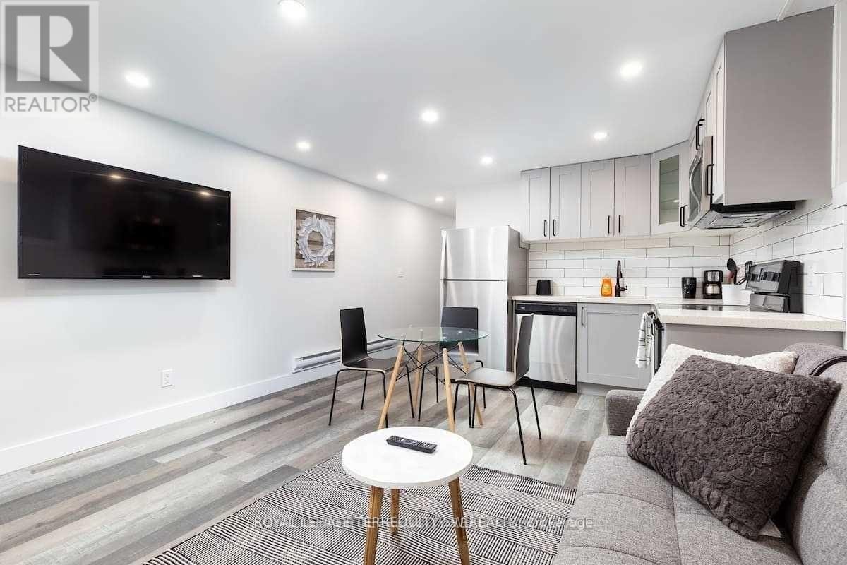 Lower - 396 Lansdowne Avenue, Toronto, Ontario  M6H 3Y3 - Photo 3 - C12392111