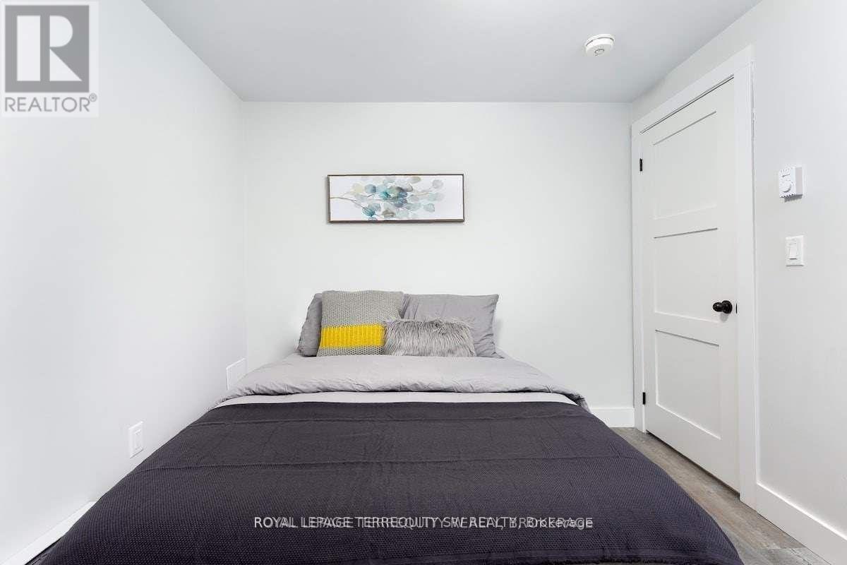 Lower - 396 Lansdowne Avenue, Toronto, Ontario  M6H 3Y3 - Photo 4 - C12392111
