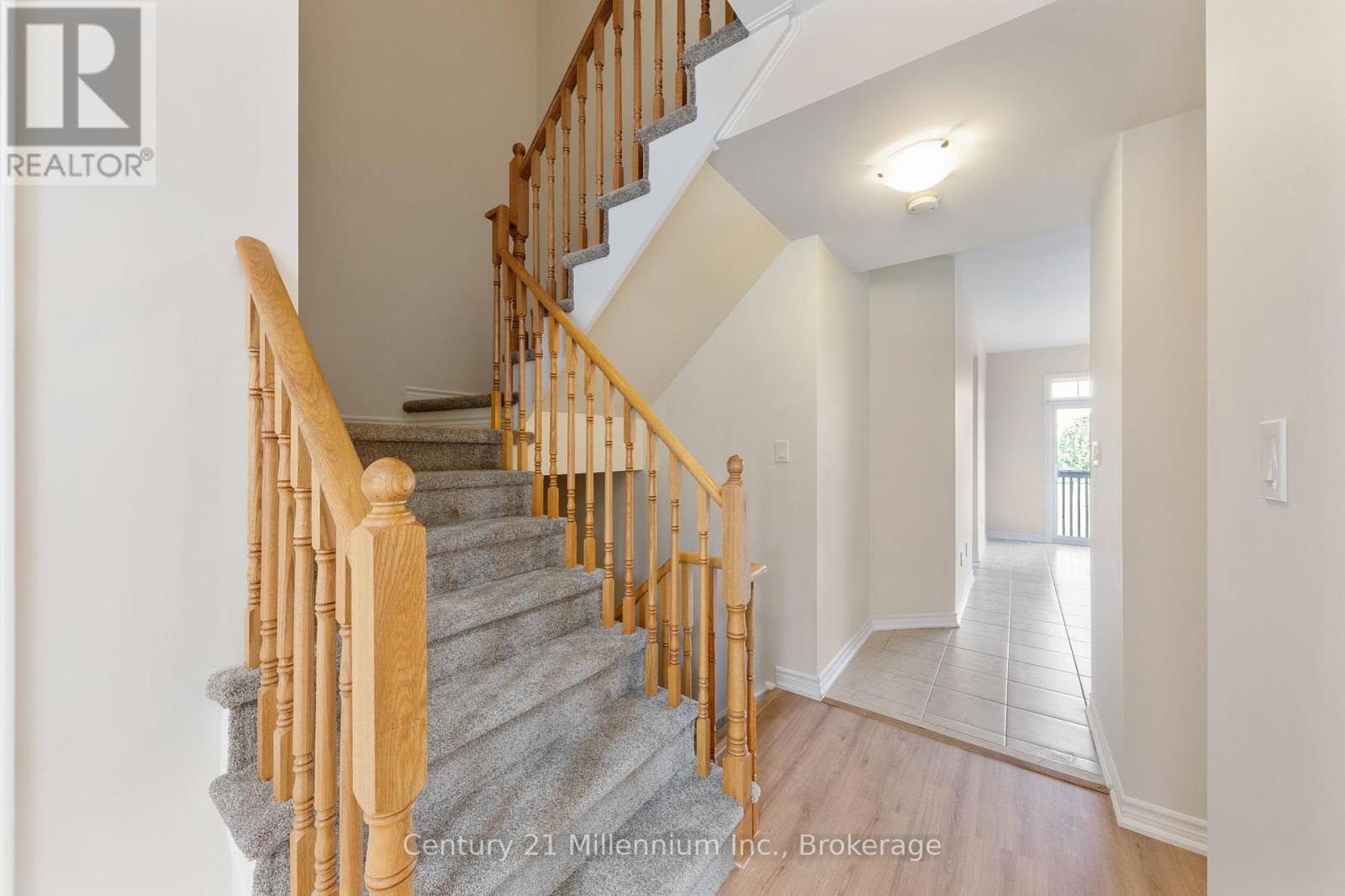 16 Berkshire Avenue, Wasaga Beach, Ontario  L9Z 2X2 - Photo 19 - S12392205