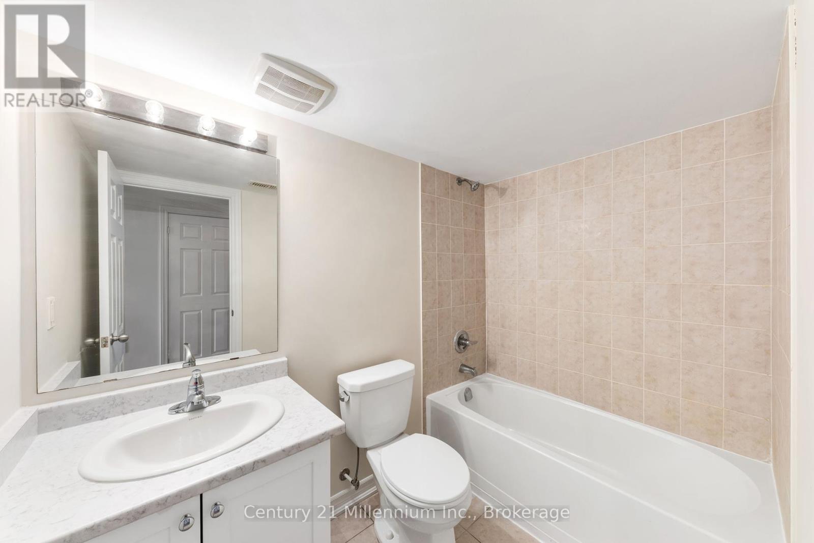 16 Berkshire Avenue, Wasaga Beach, Ontario  L9Z 2X2 - Photo 27 - S12392205