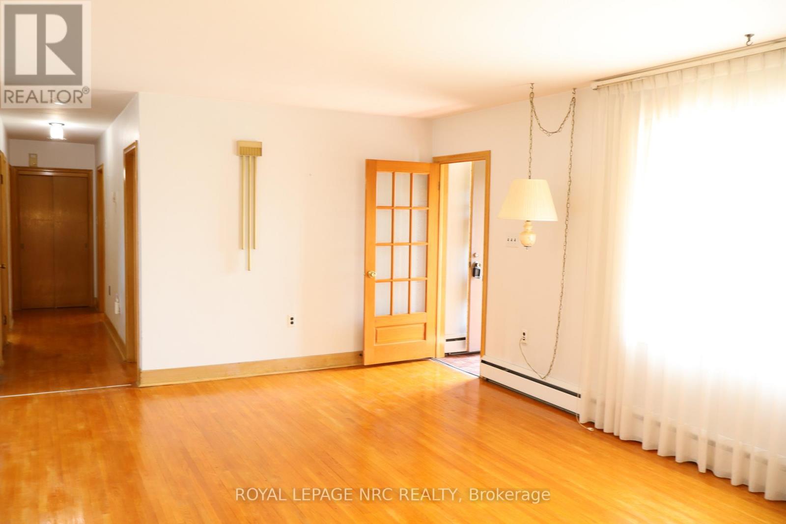 5881 Britannia Crescent N, Niagara Falls, Ontario  L2G 1C2 - Photo 10 - X12392171