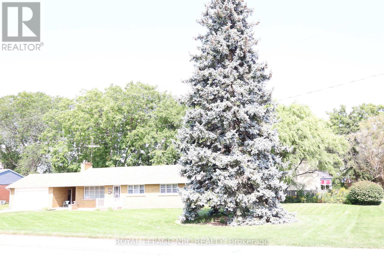 5881 Britannia Crescent N, Niagara Falls, Ontario  L2G 1C2 - Photo 3 - X12392171