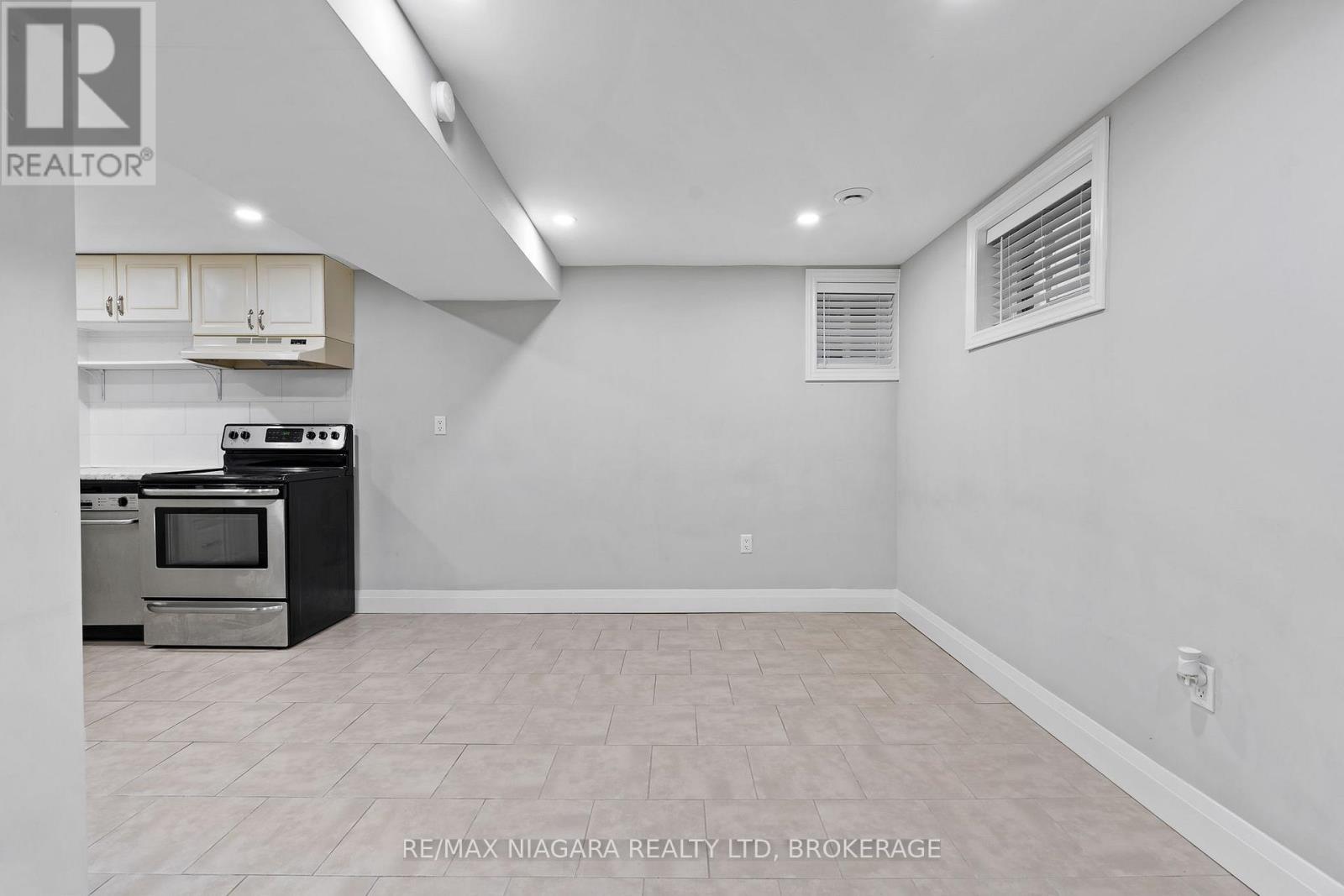 5 Cady Street, Welland (Lincoln/crowland), Ontario  L3B 4B5 - Photo 27 - X12392186