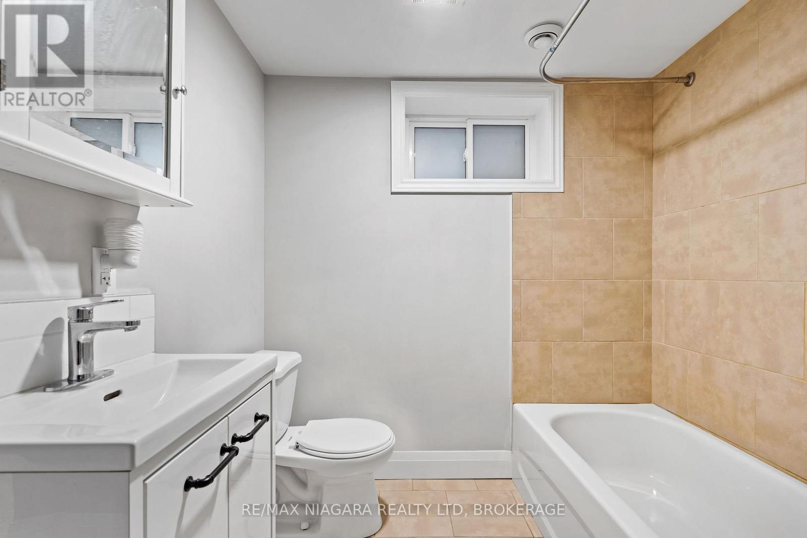 5 Cady Street, Welland (Lincoln/crowland), Ontario  L3B 4B5 - Photo 33 - X12392186