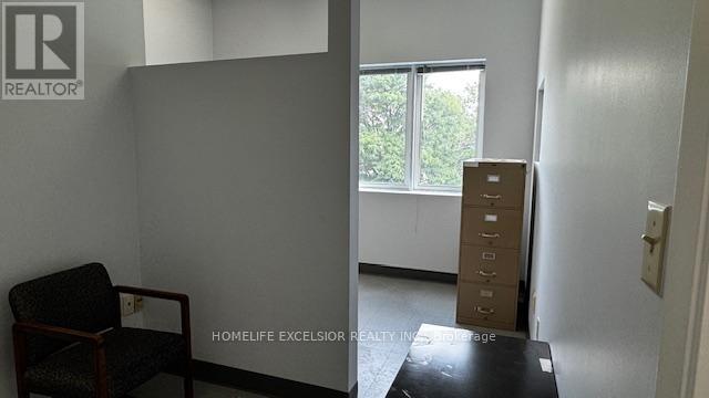901b - 4560 Highway 7 E, Markham, Ontario  L3R 1M5 - Photo 9 - N12342717