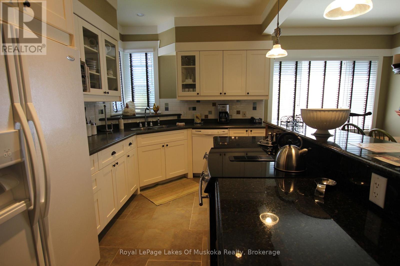 V  3, W 5 - 1020 Birch Glen Road, Lake Of Bays (Mclean), Ontario  P0B 1A0 - Photo 2 - X12392169
