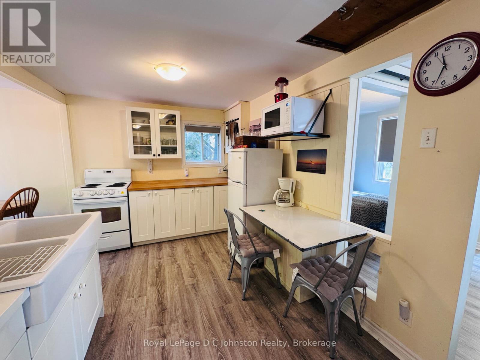 175 Belcher Lane, Saugeen Shores, Ontario  N0H 2L0 - Photo 17 - X12392222