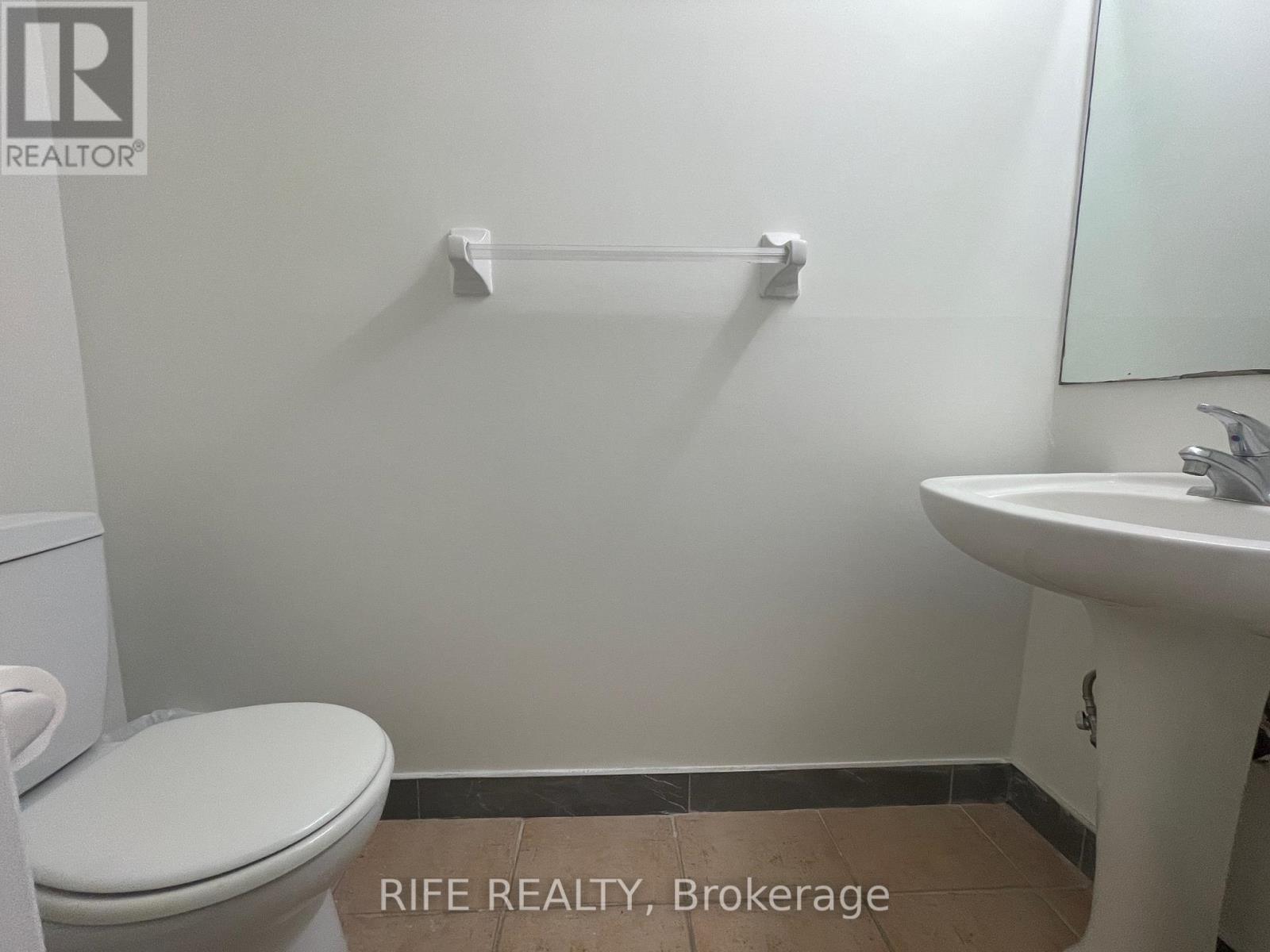 68 Rougehaven Way, Markham, Ontario  L3P 7W5 - Photo 3 - N12392074