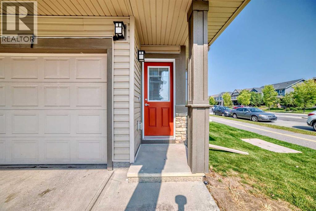 63 Legacy Path Se, Calgary, Alberta  T2X 4H9 - Photo 4 - A2255203