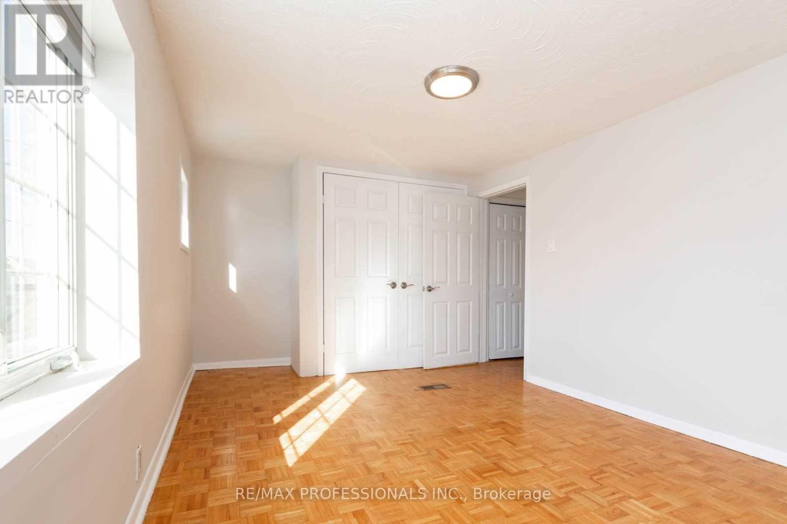5 Teston Boulevard, Toronto, Ontario  M6N 4R9 - Photo 16 - W12392069