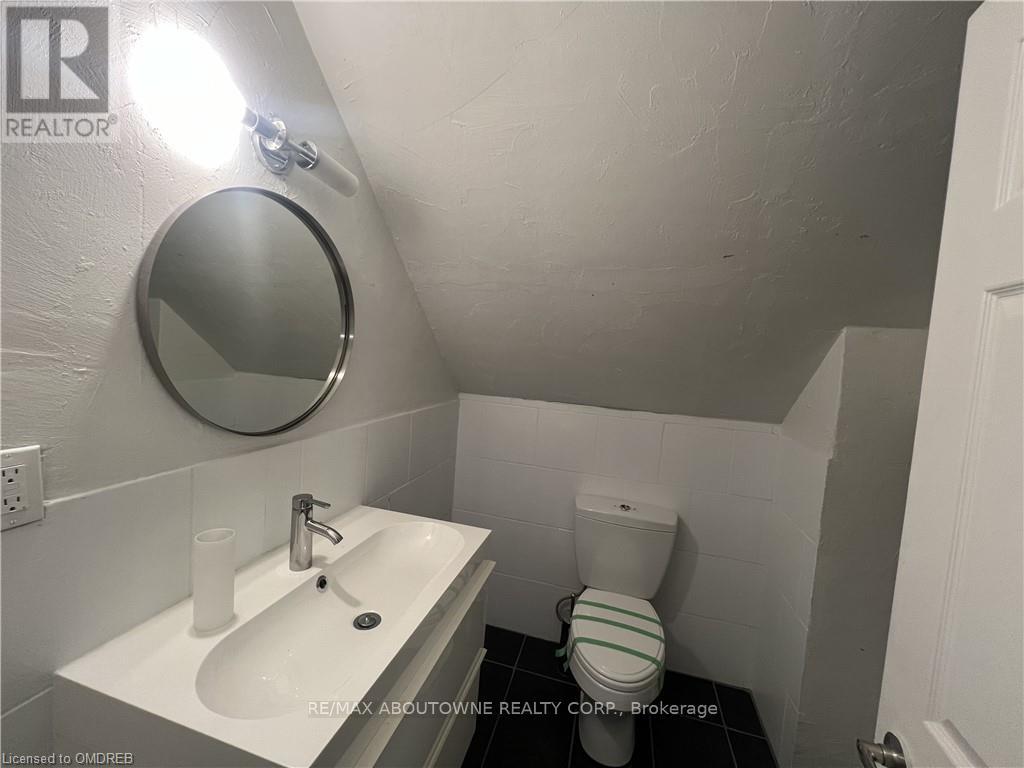 3 - 49 Fairleigh Avenue S, Hamilton, Ontario  L8M 2K1 - Photo 7 - X12392085