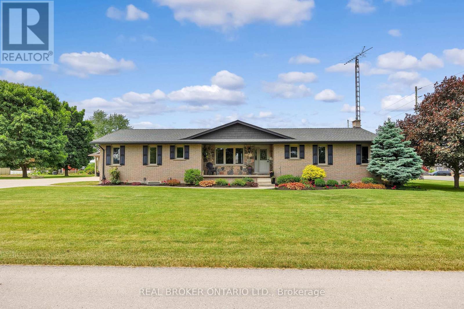 1 Shantz Place, Wellesley, Ontario  N0B 2S0 - Photo 3 - X12392104
