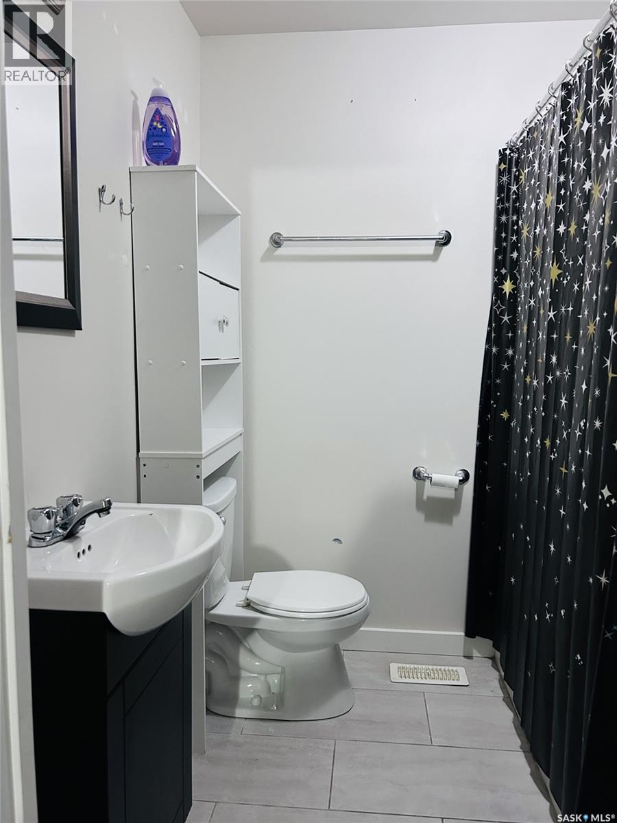 1067 1st Street E, Prince Albert, Saskatchewan  S6V 0C2 - Photo 2 - SK017809